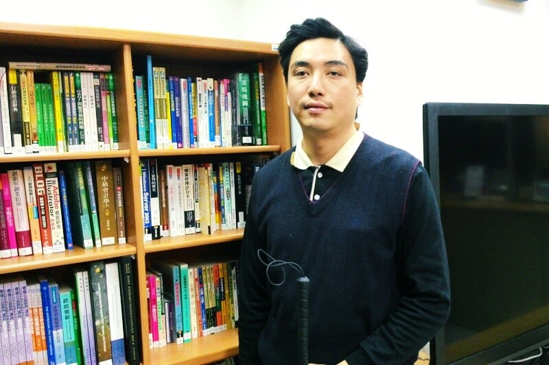 盲人律師李秉宏